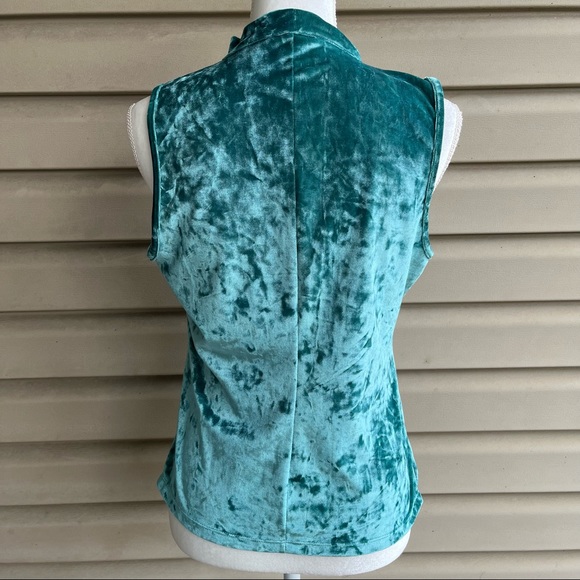 •Candie’s• Green Crushed Velvet Sleeveless Top - Size Medium - Picture 5 of 8